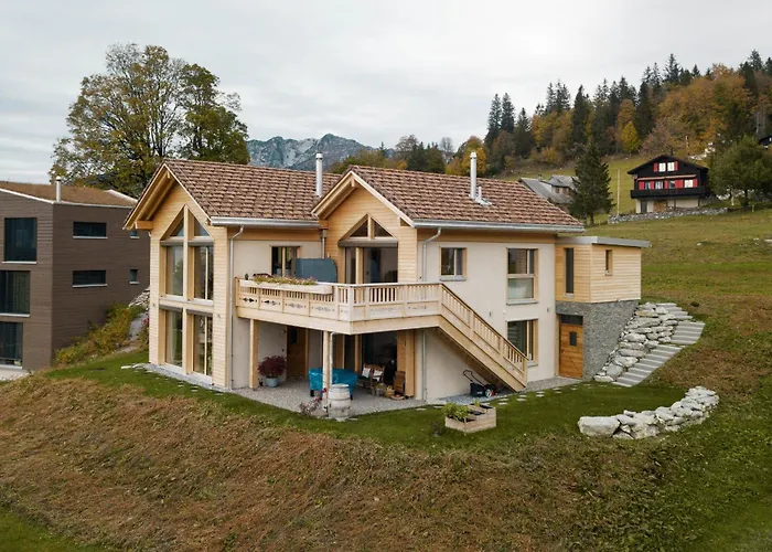 Strohballenhaus * Amden